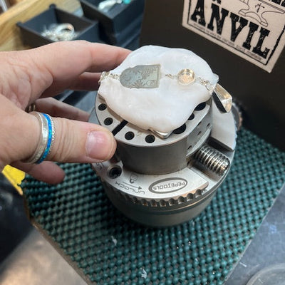 Set-it! Moldable Thermoplastic Work Holder for Engraving and Stone Setting